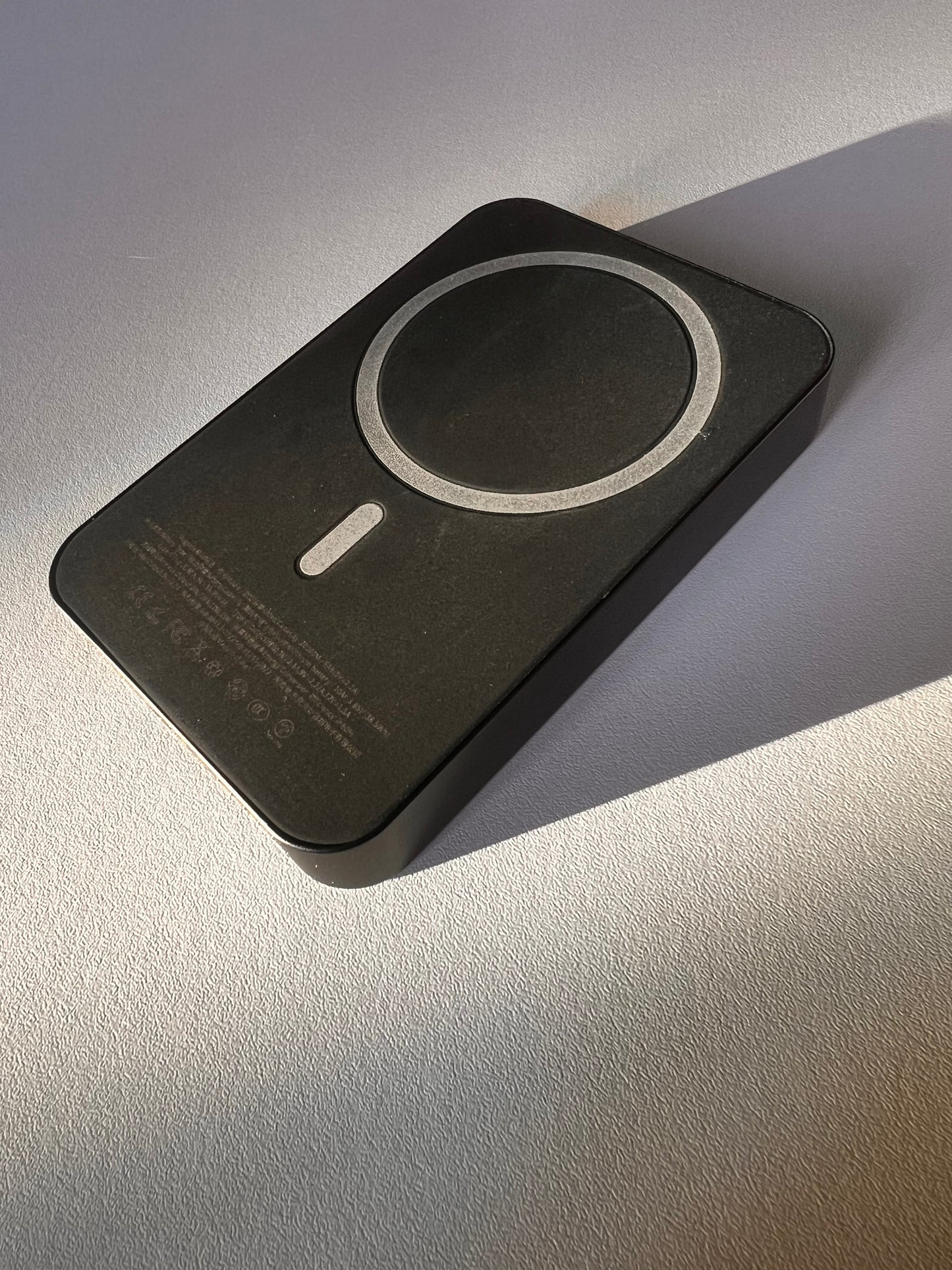 VOLTARK Magnetic Power Bank